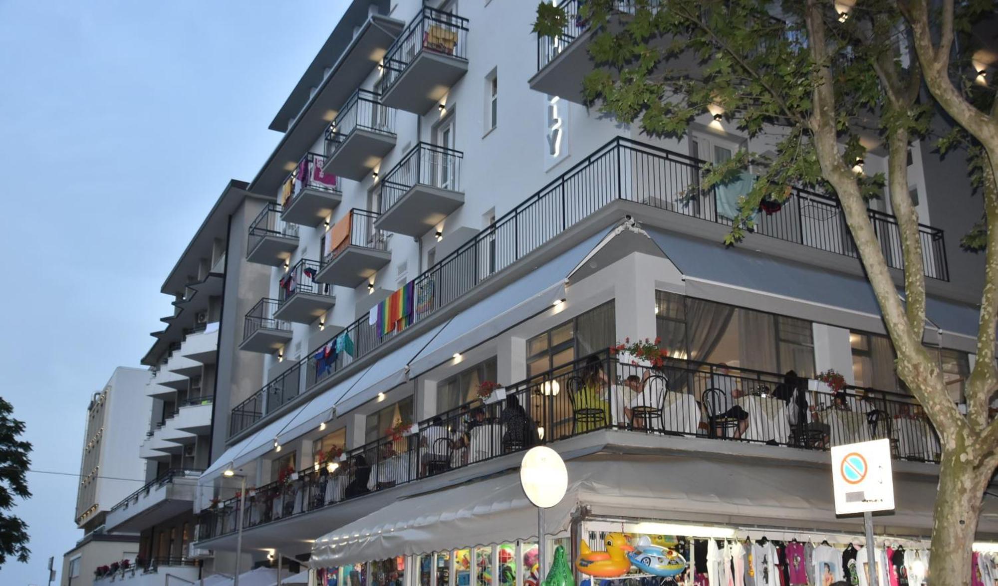 鲜活酒店 贝拉里亚-伊贾马里纳 外观 照片